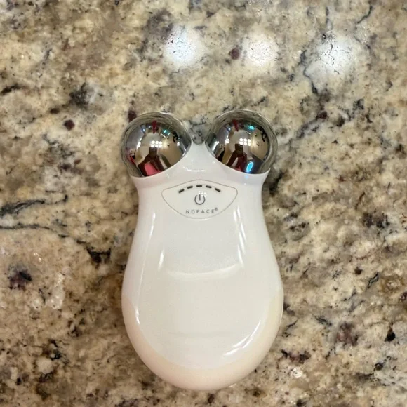 NuFace Fix & Mini-Facial Toning Kit w/Gel Primer & Line smoothing serum - Picture 2 of 5